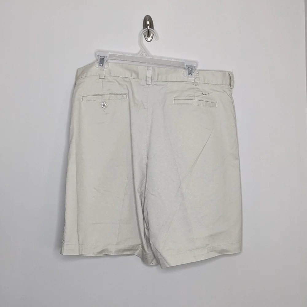 Nike Golf Athletic Khaki Shorts 38